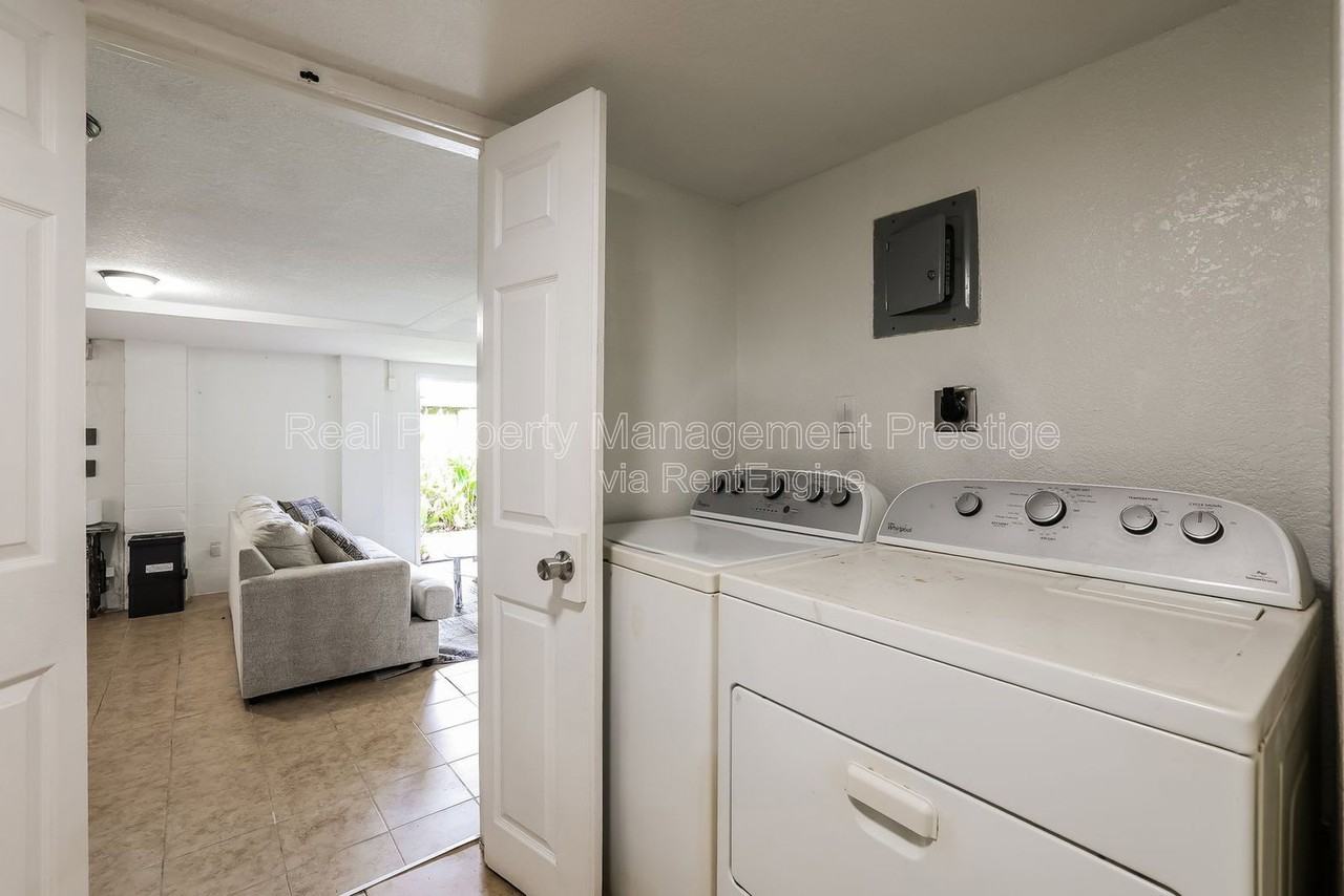 2219 72nd St #B - Photo 4 of 10