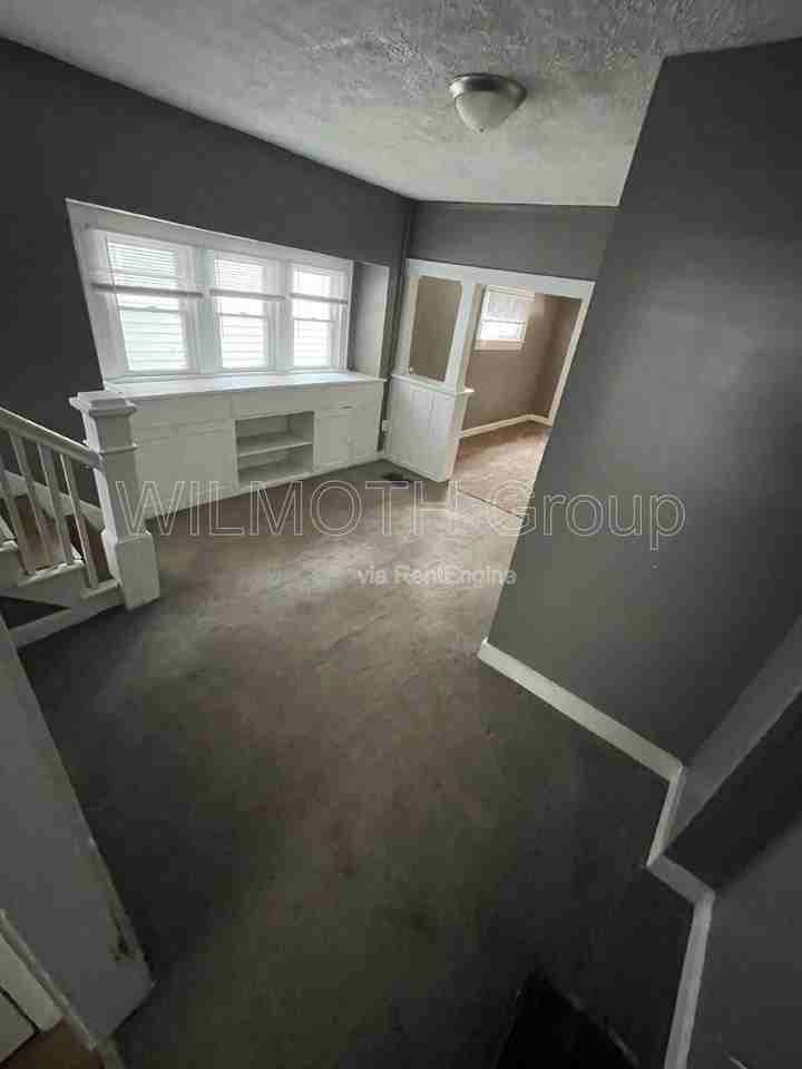 4214 E Washington St - Photo 7 of 18