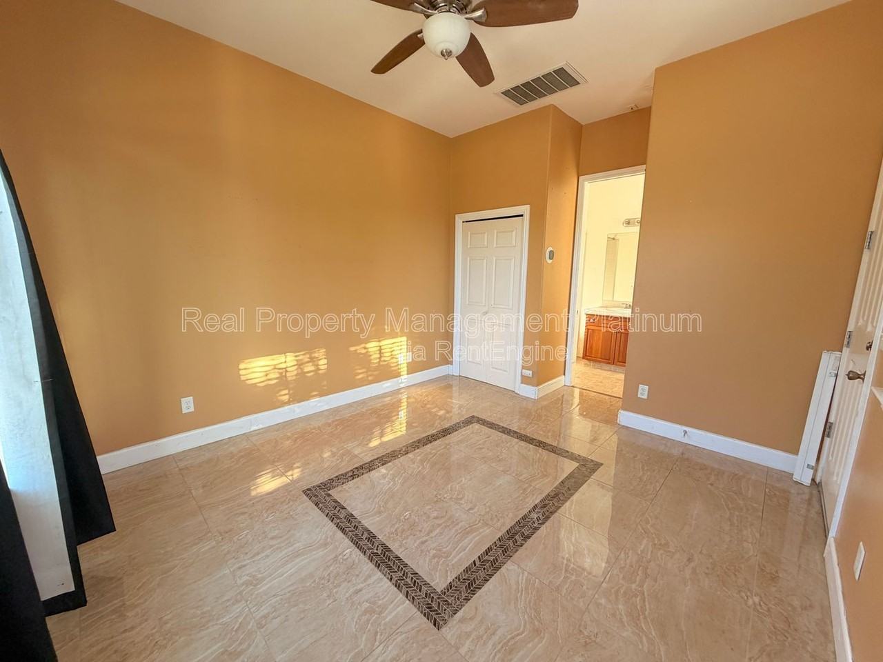 5801 W Chennault Ave - Photo 4 of 22