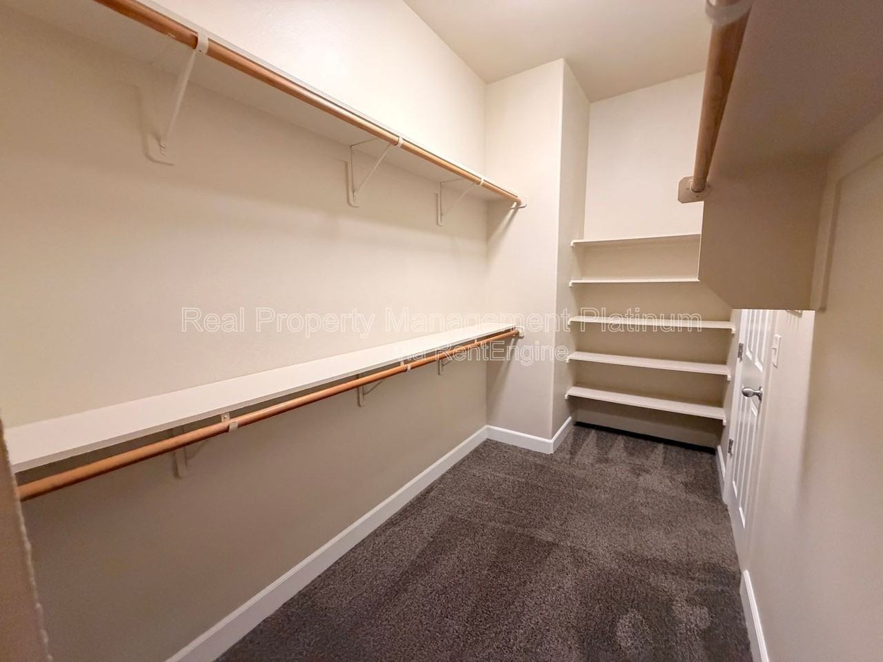 5801 W Chennault Ave - Photo 6 of 22