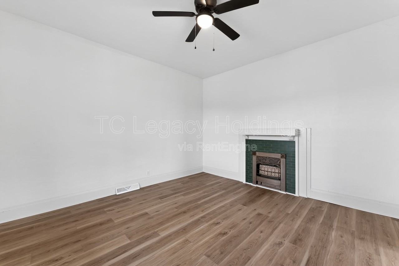 1527 Farland Ave - Photo 5 of 35