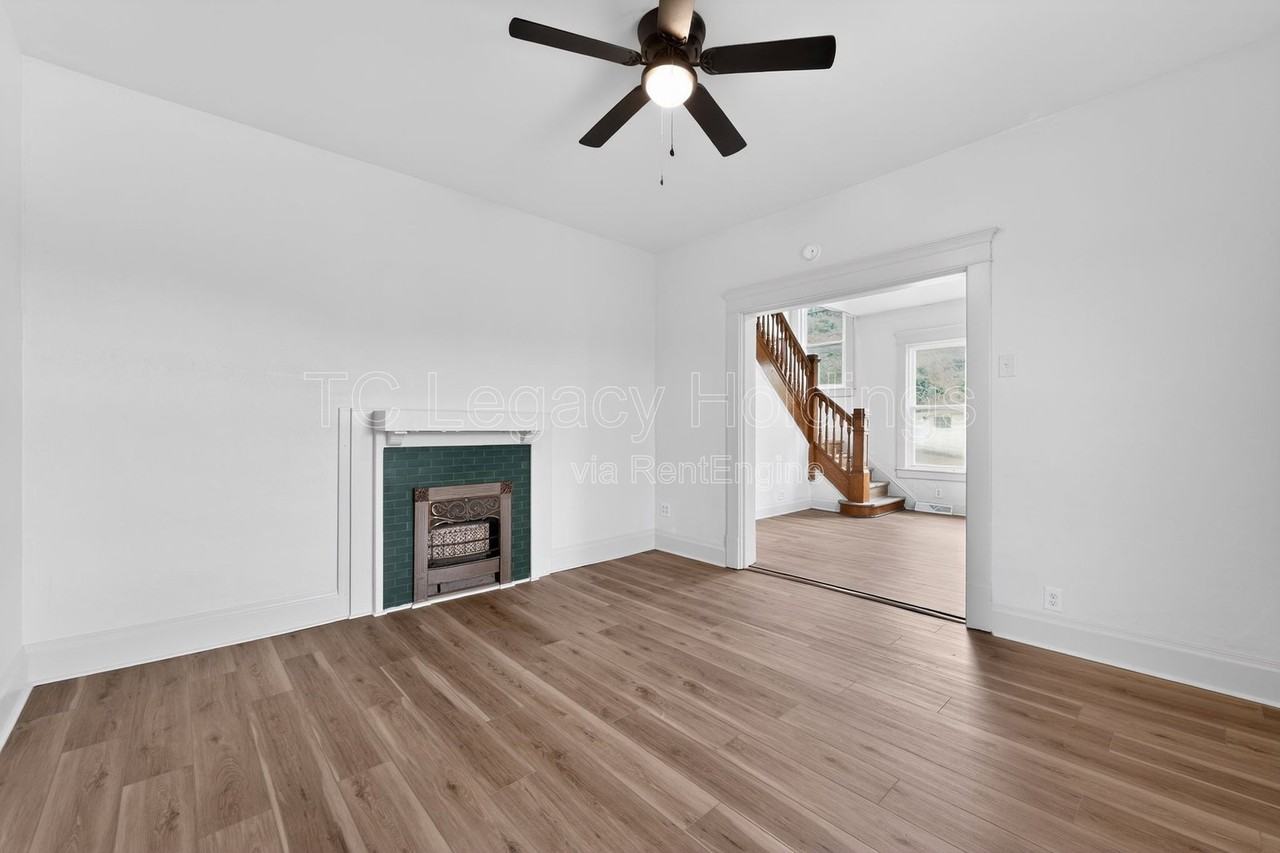 1527 Farland Ave - Photo 7 of 35