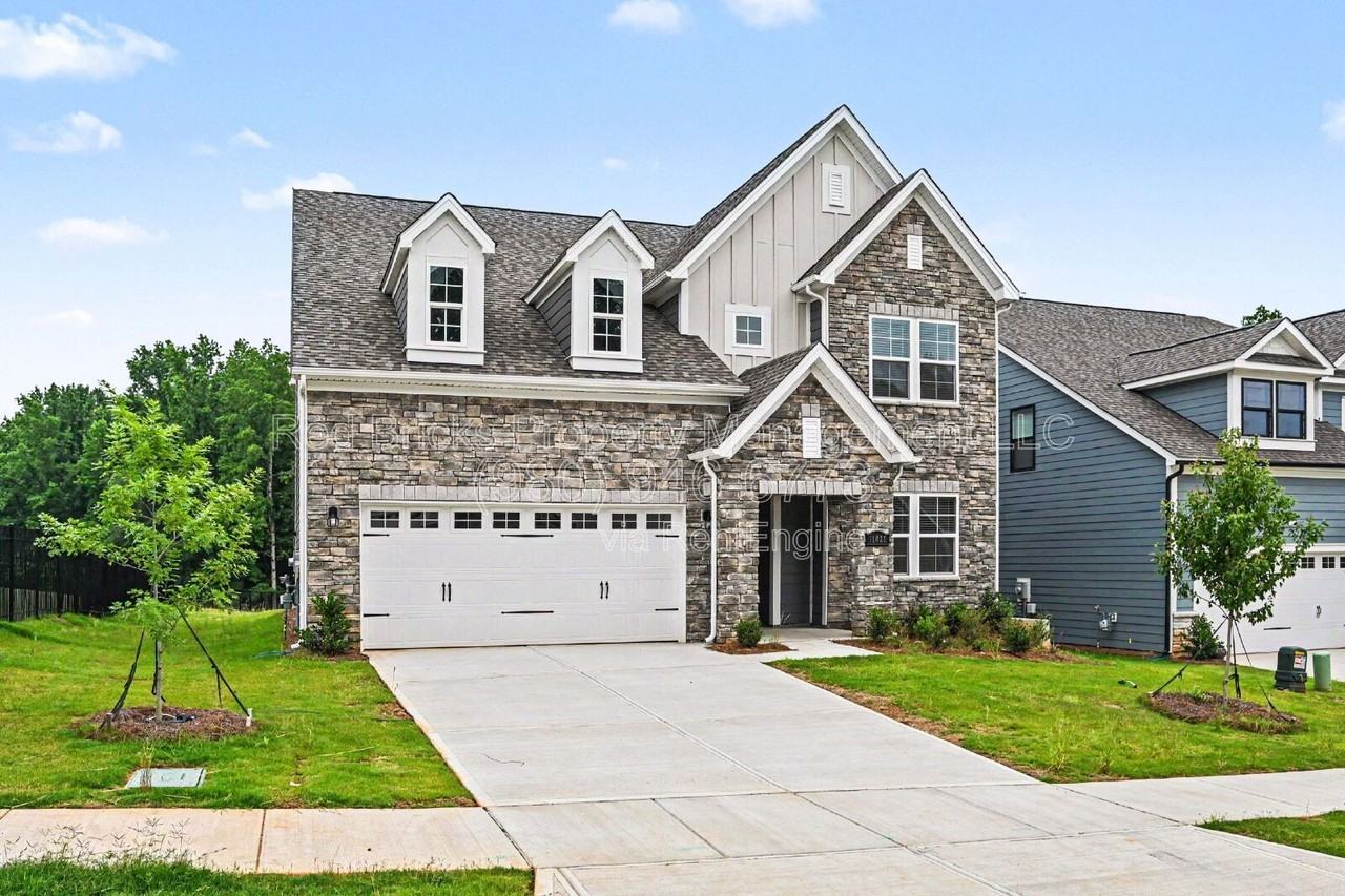 11026 Lochmere Rd - Photo 3 of 32