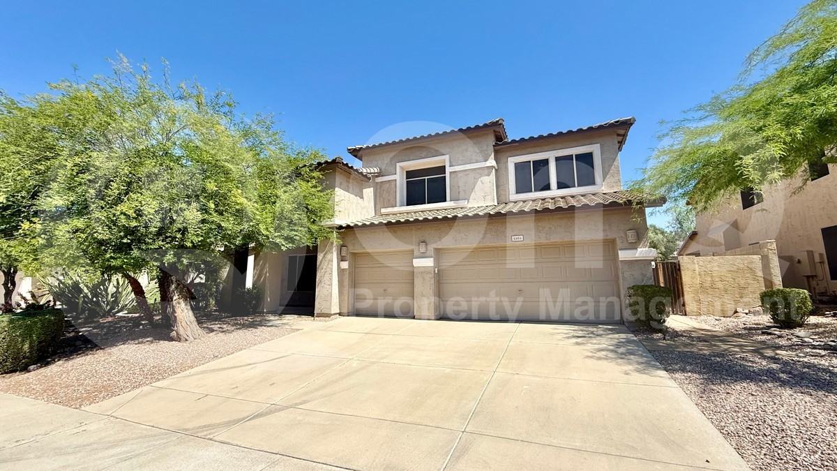 4454 E Spur Dr