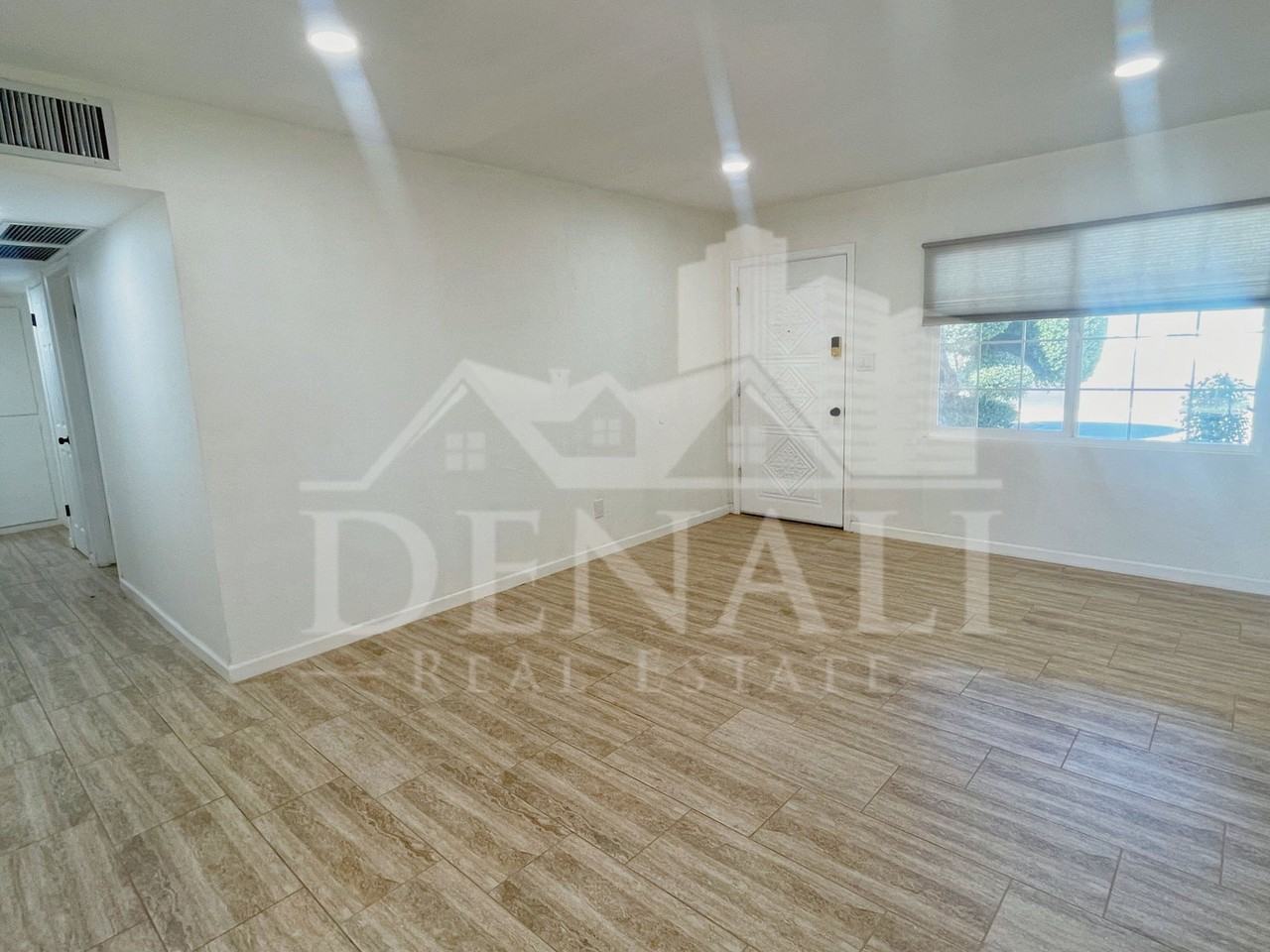 2401 E Meadowbrook Ave - Photo 6 of 35