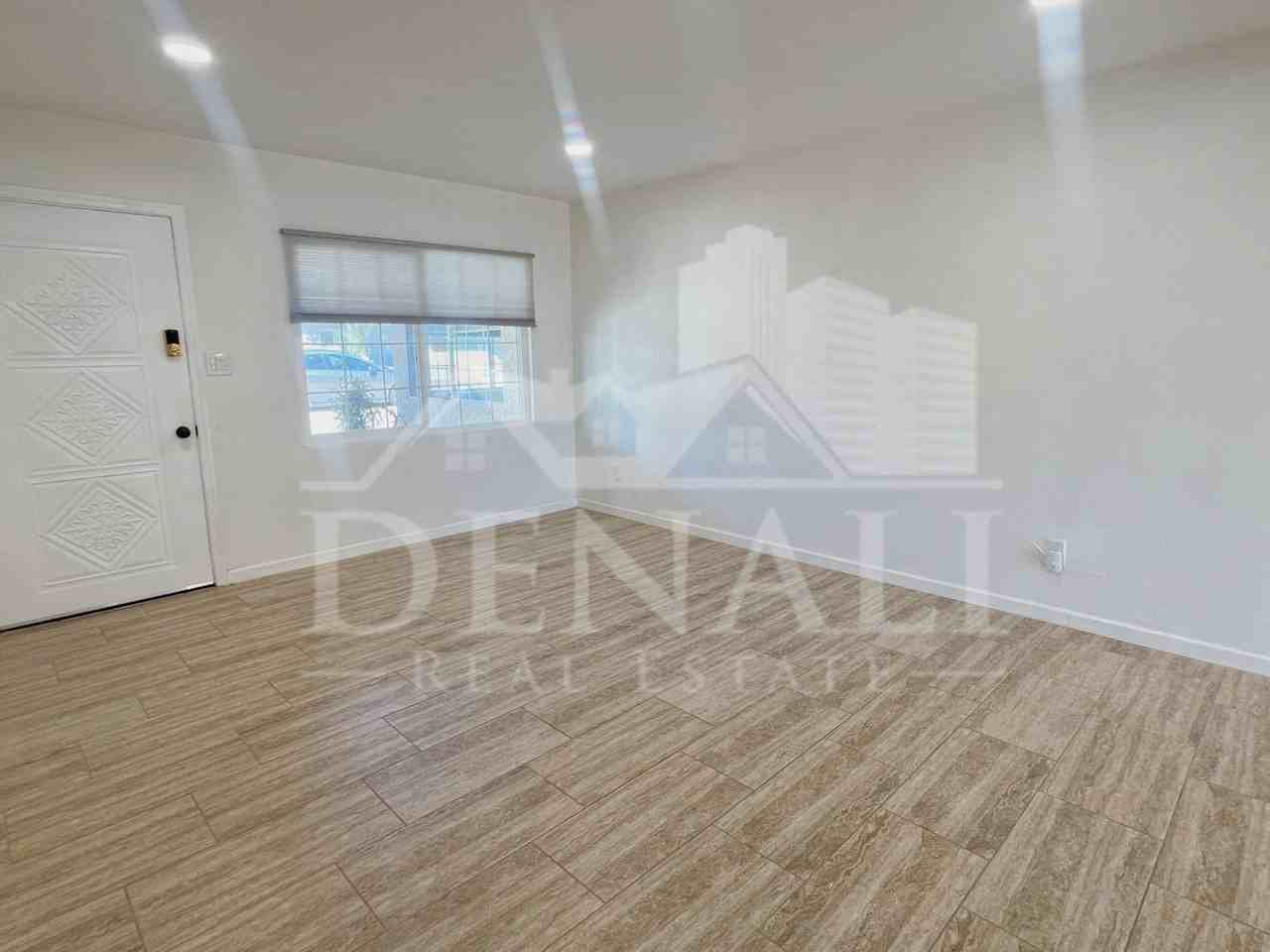 2401 E Meadowbrook Ave - Photo 7 of 35