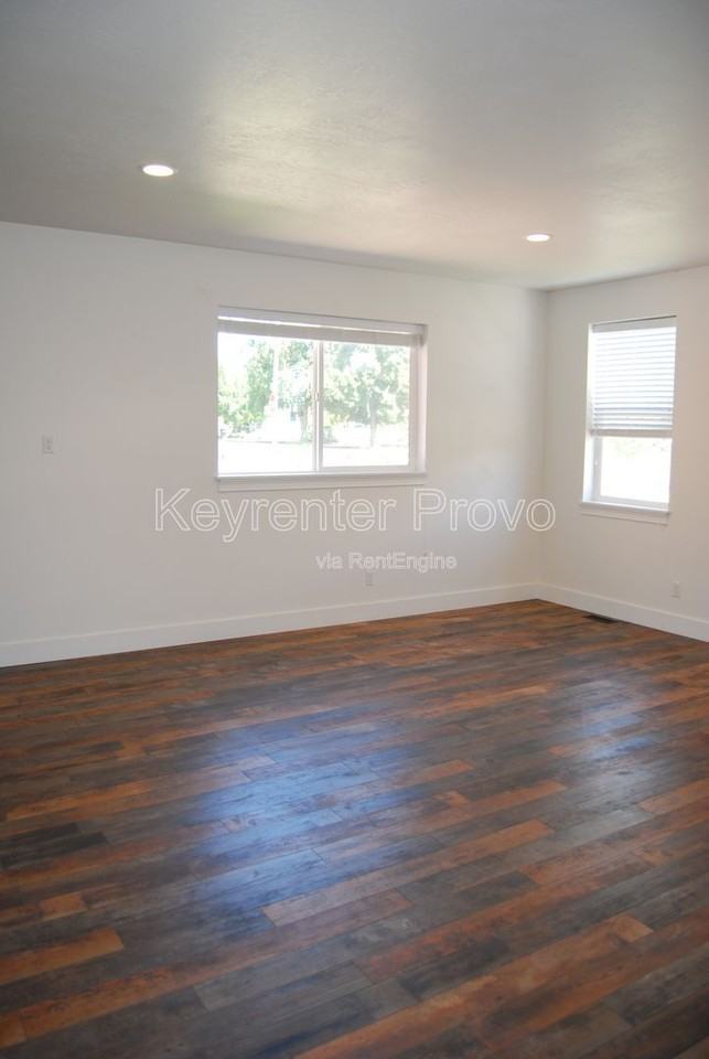 713 W 500 S #B - Photo 7 of 20