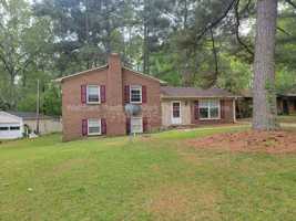 featured image of 119 Monterey Ln
