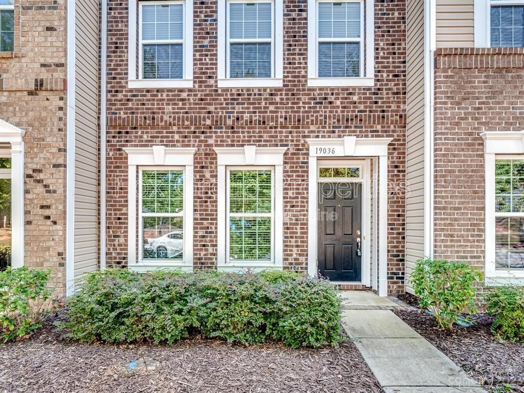 19036 Lake Breeze Dr - Photo 6 of 33