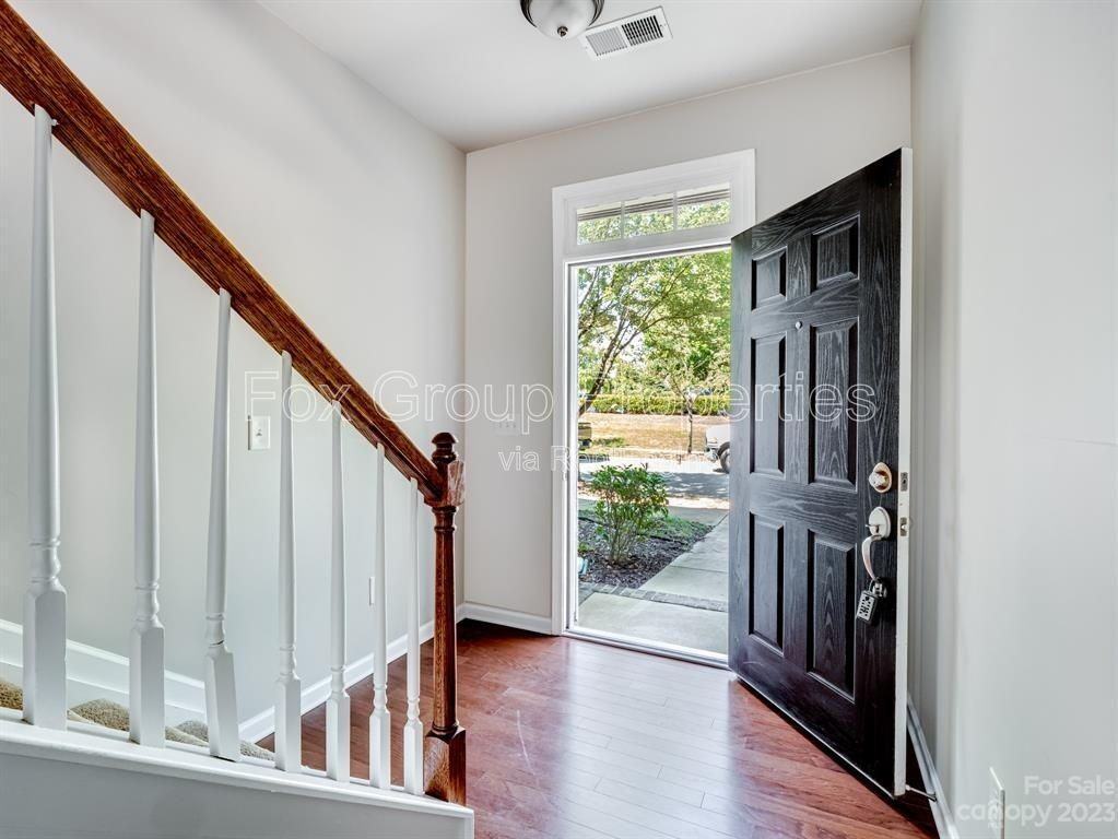 19036 Lake Breeze Dr - Photo 7 of 33