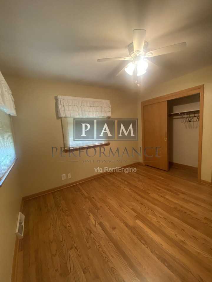 11407 W Mount Vernon Ave - Photo 5 of 22