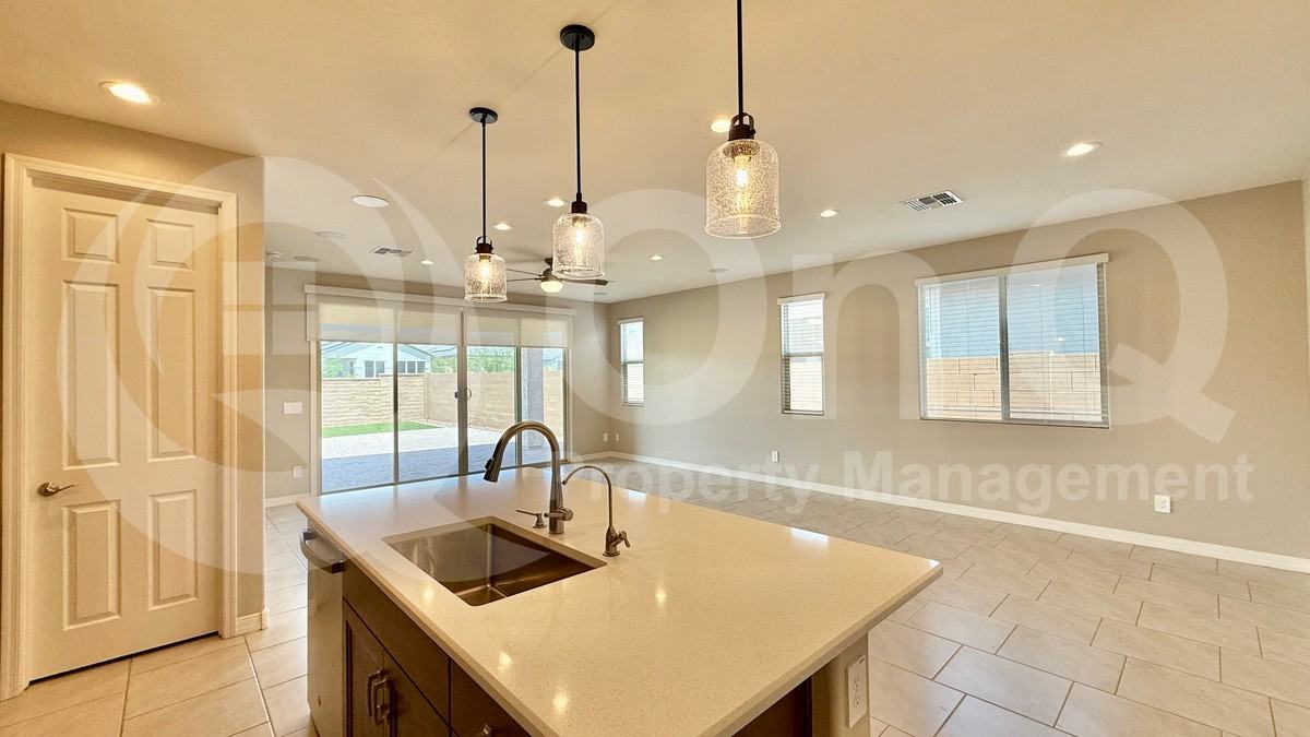 4420 N 202nd Ln - Photo 5 of 21