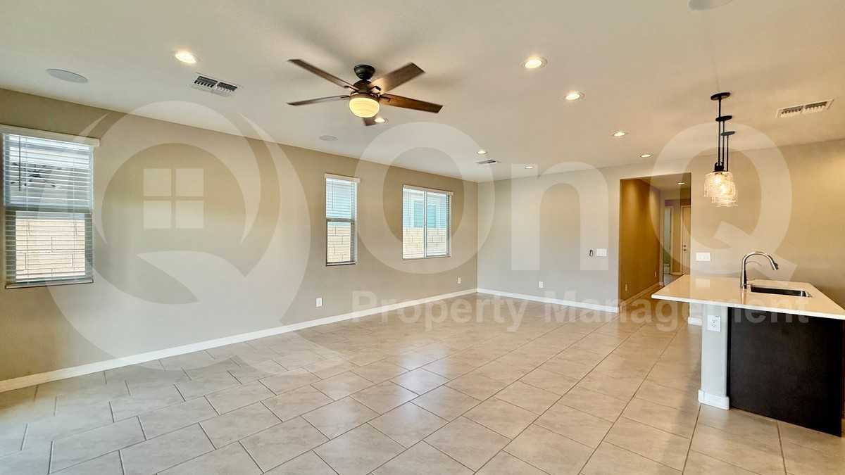 4420 N 202nd Ln - Photo 7 of 21