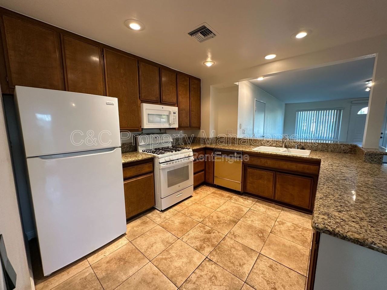 6682 Suzanne Ln - Photo 4 of 11