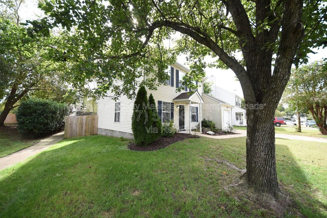 1549 River Creek Cres - Photo 3 of 47