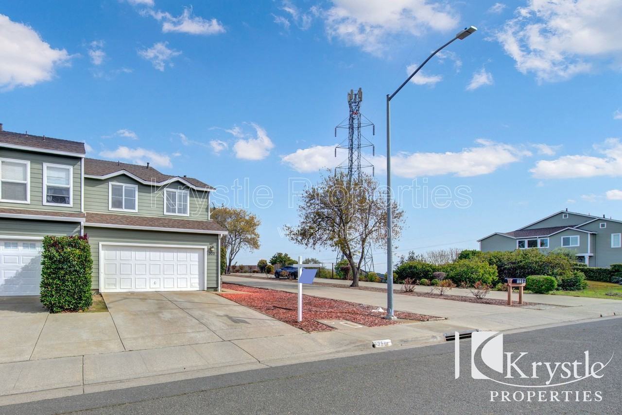 322 Clearpointe Dr - Photo 2 of 18