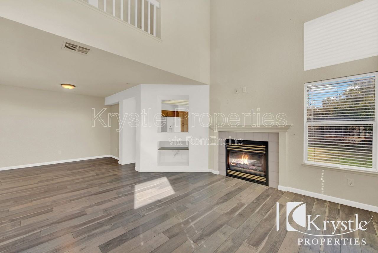 322 Clearpointe Dr - Photo 7 of 18