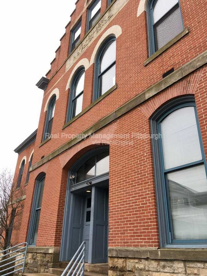 171 S 15th St #202