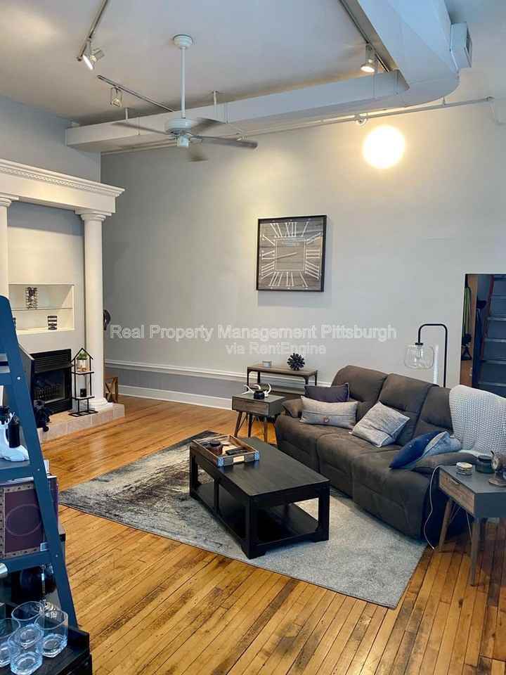 171 S 15th St #202 - Photo 2 of 16