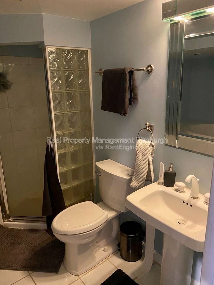 171 S 15th St #202 - Photo 5 of 16