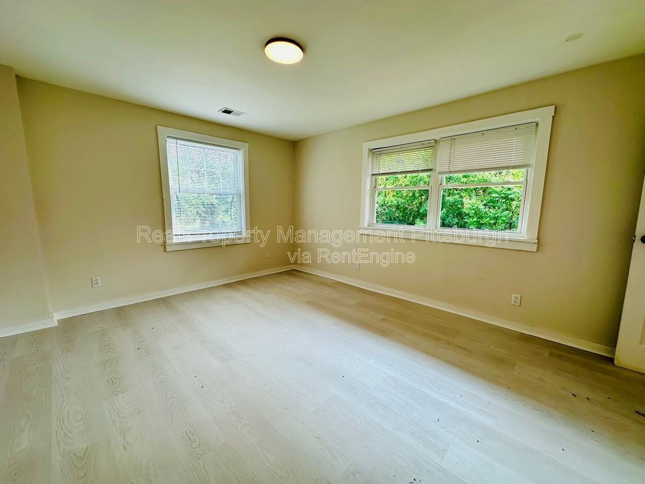 2121 Milligan Ave #6 - Photo 6 of 9