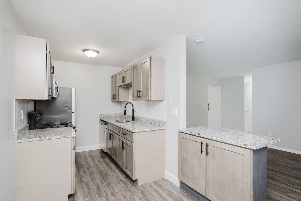 6300 Montgomery Rd #4 - Photo 7 of 17