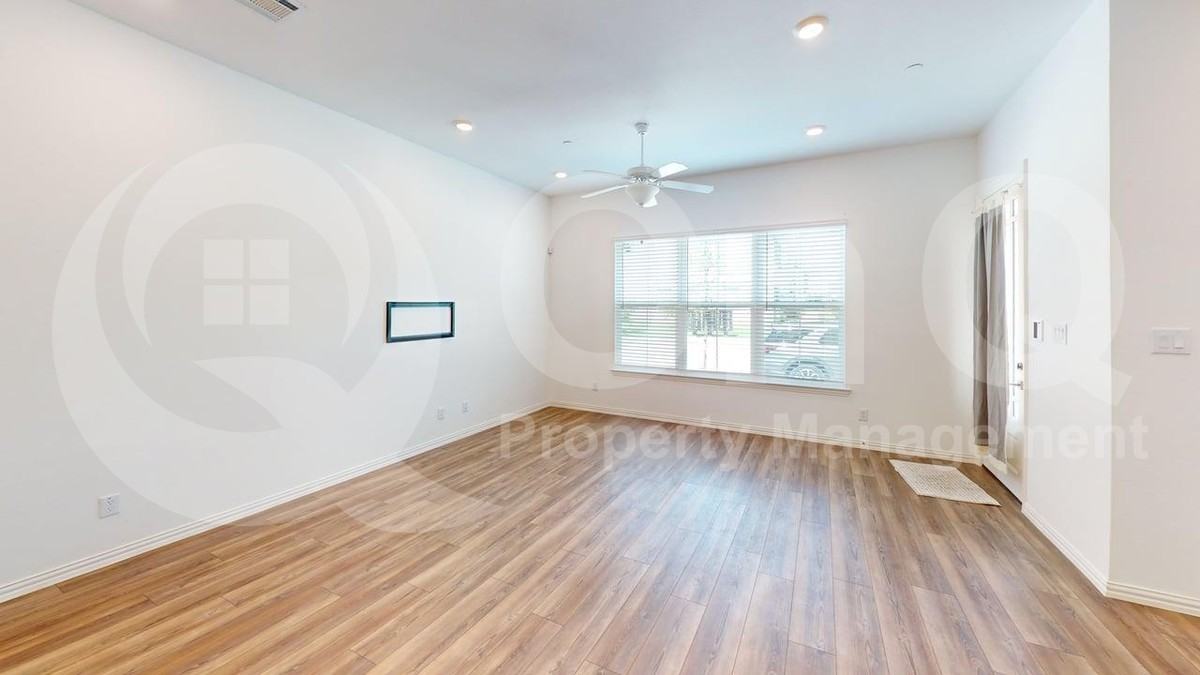 4348 Henderson Ave - Photo 7 of 23