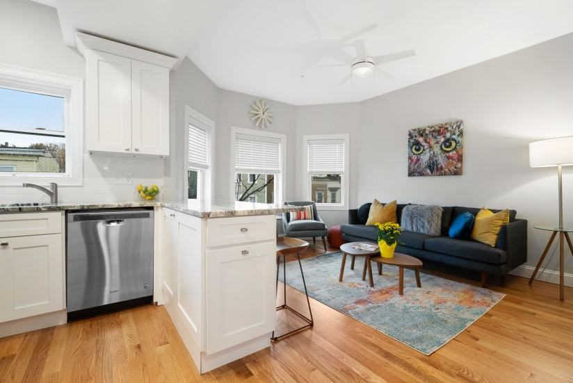 1 Bed / 1 Bath Apartment in East Boston - Photo 3 of 10