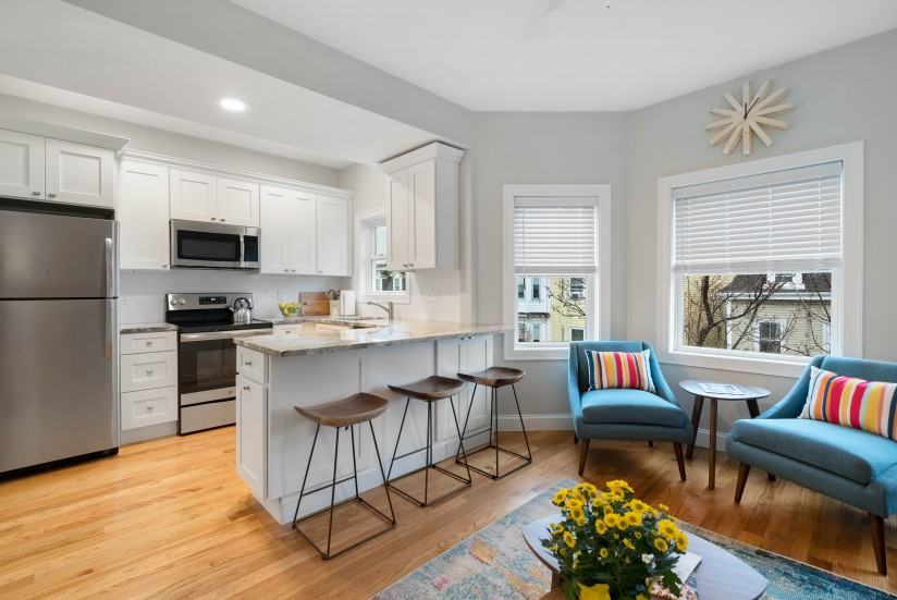 1 Bed / 1 Bath Apartment in East Boston - Photo 4 of 10