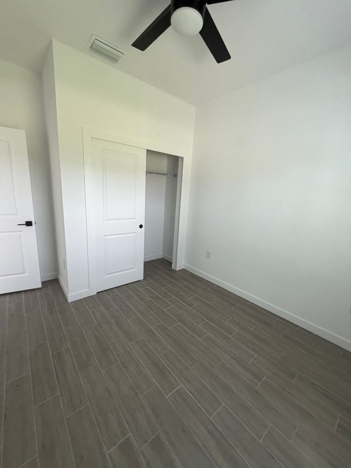1504 Gary Ln - Photo 4 of 39