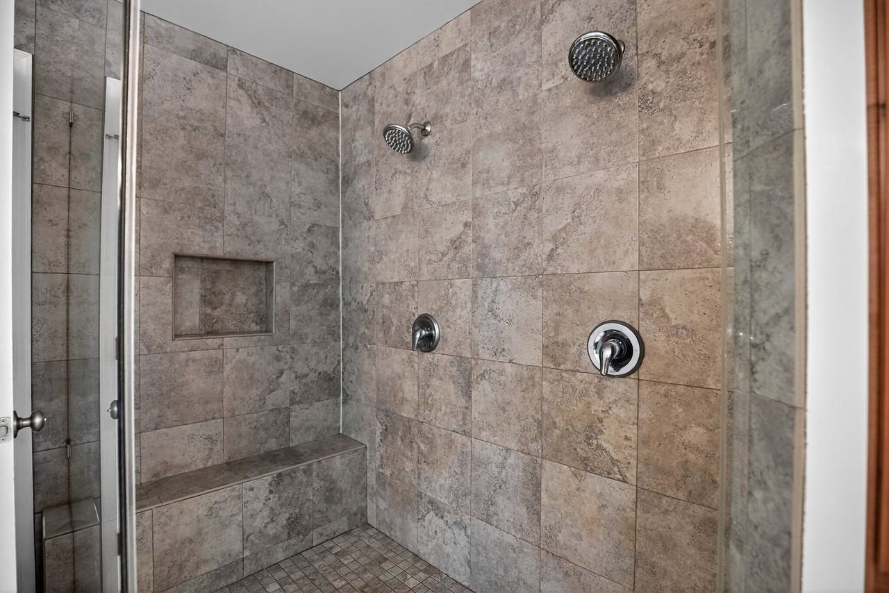 15152 Robbers Roost Ct - Photo 3 of 17