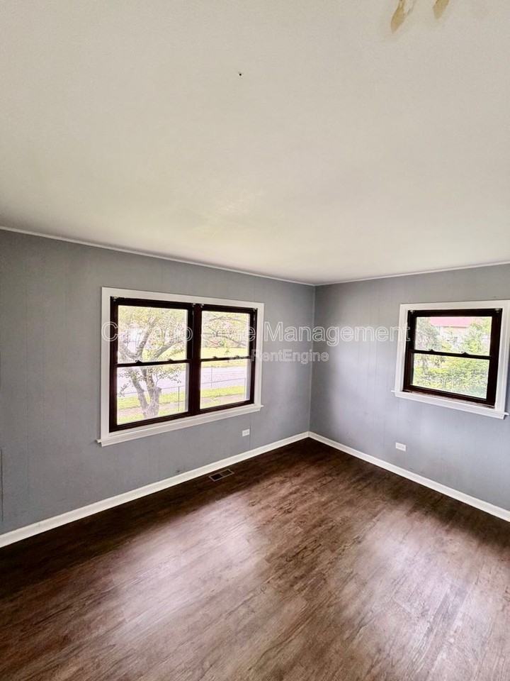 4507 Balmoral Dr - Photo 4 of 9
