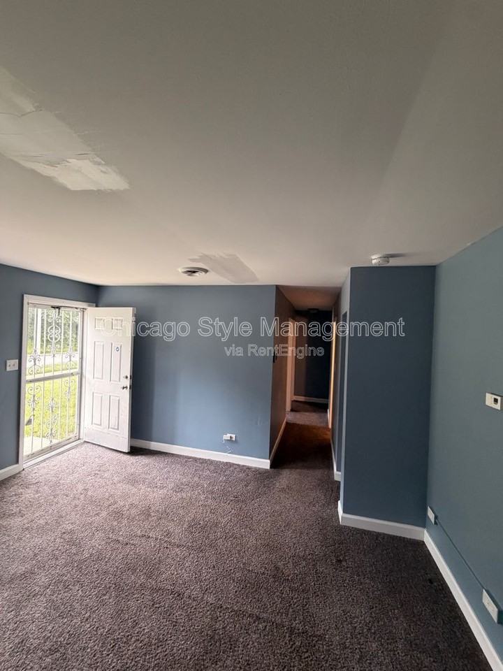 1928 Campbell Ave - Photo 2 of 10