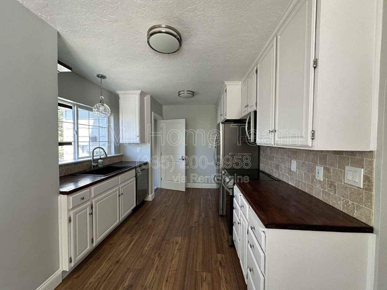 33 Sylvia Dr - Photo 2 of 14