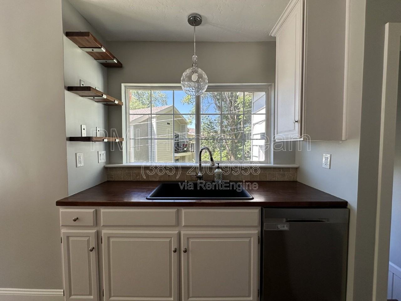33 Sylvia Dr - Photo 3 of 14