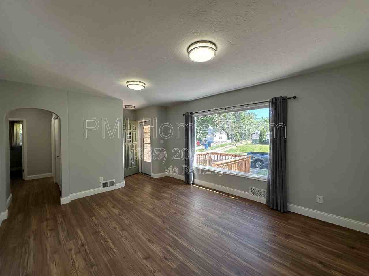 33 Sylvia Dr - Photo 5 of 14