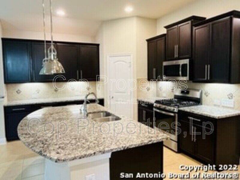 8221 Dublin Frst - Photo 2 of 22