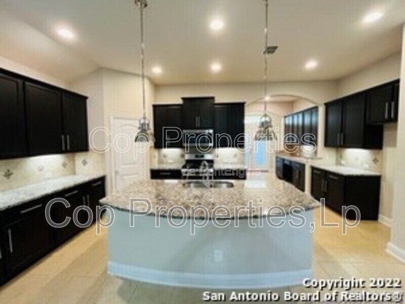 8221 Dublin Frst - Photo 3 of 22