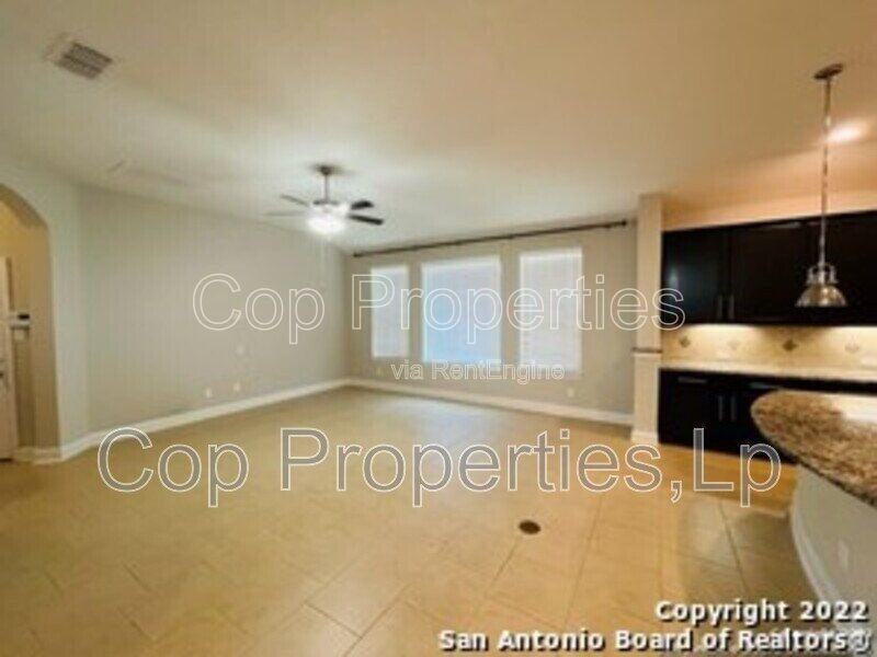 8221 Dublin Frst - Photo 5 of 22