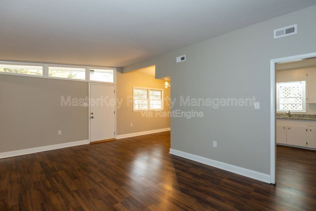 6313 Johnsdale Rd - Photo 3 of 31