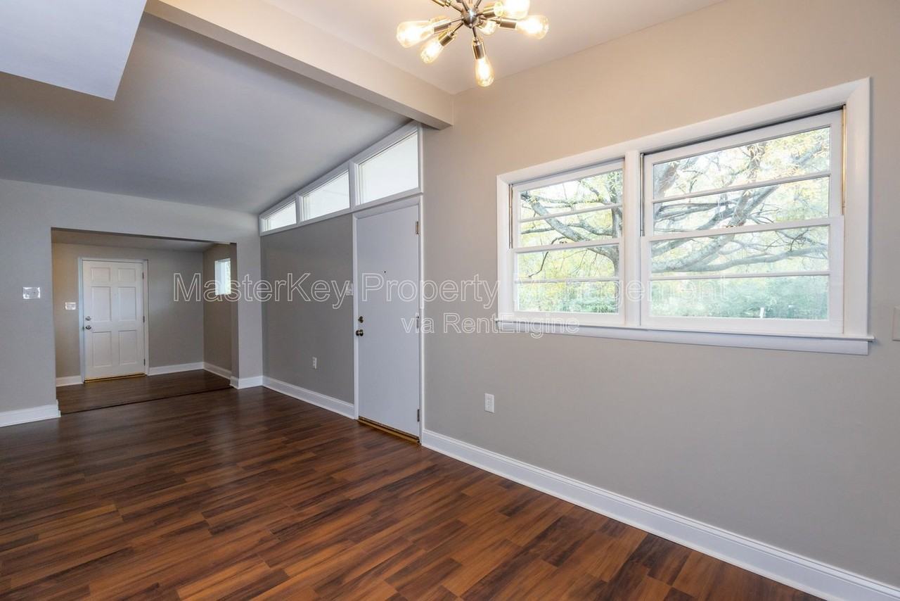 6313 Johnsdale Rd - Photo 6 of 31