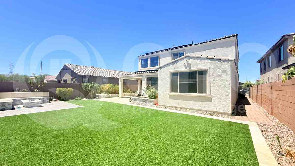 12129 W Luxton Ln - Photo 5 of 6