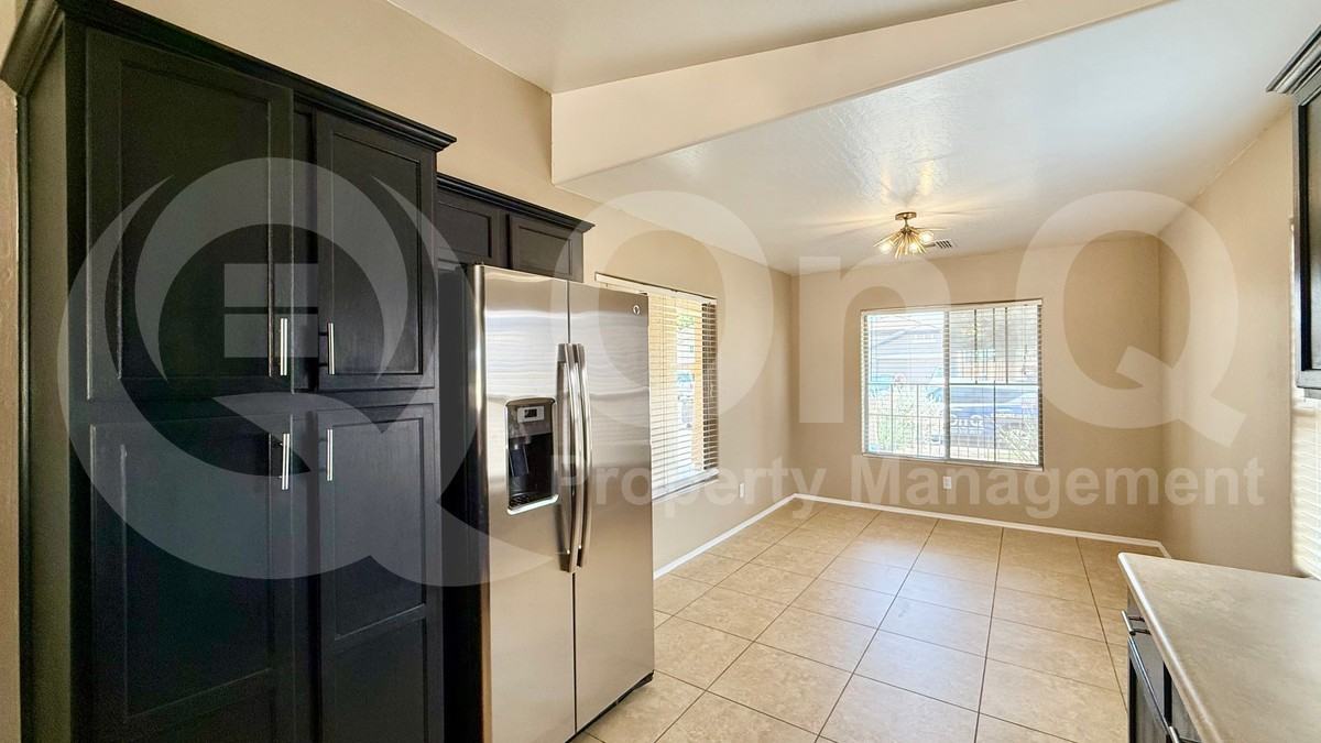 11738 W Flanagan St - Photo 4 of 25