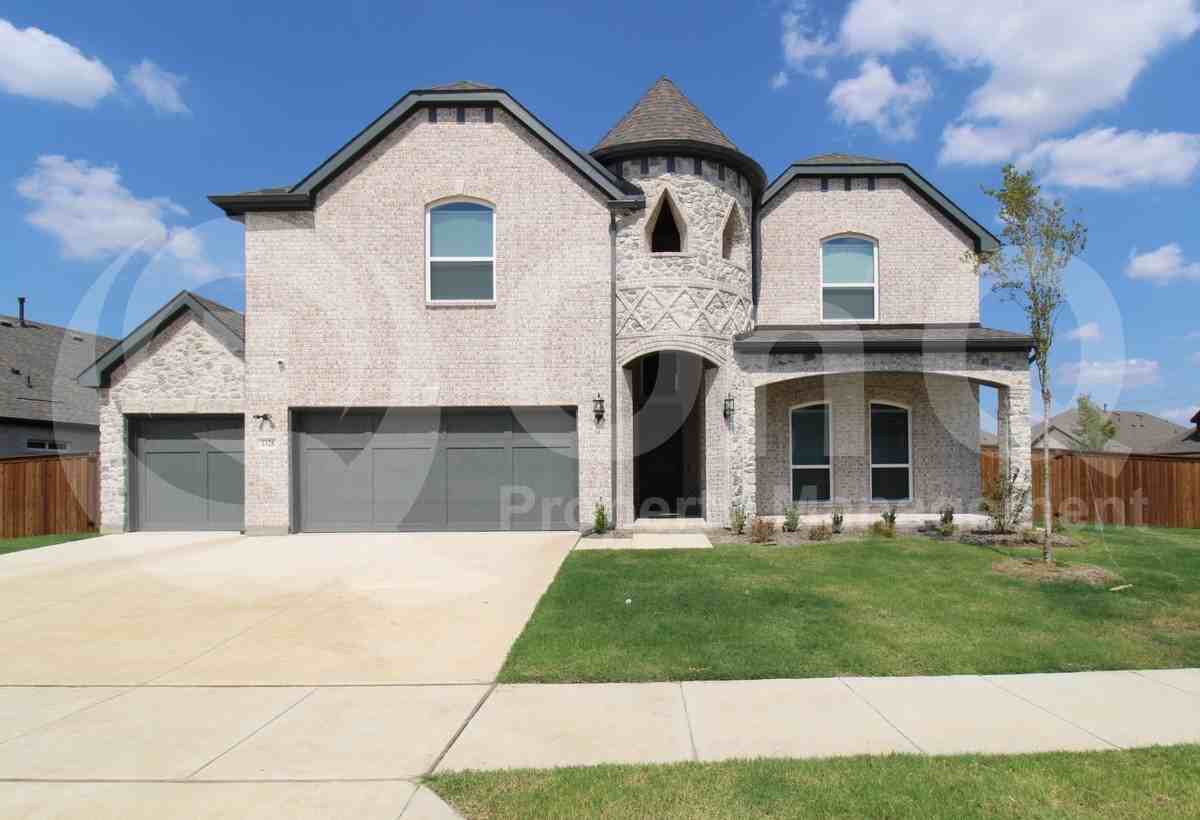 3328 Lakestriker Rd