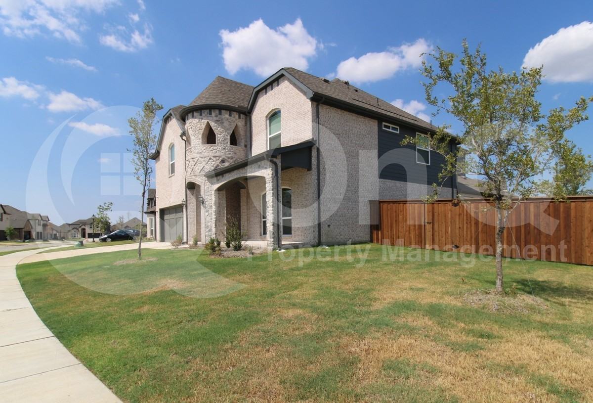 3328 Lakestriker Rd - Photo 2 of 28