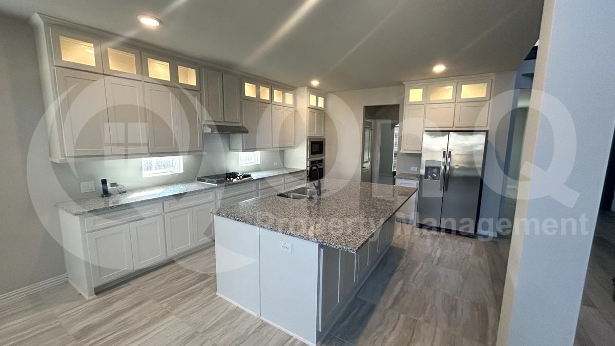 3328 Lakestriker Rd - Photo 5 of 28