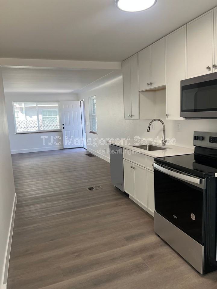 433 Harrison St - Photo 5 of 14