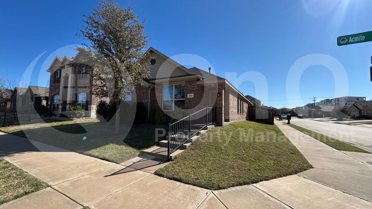 1235 Acmite Ave - Photo 2 of 19