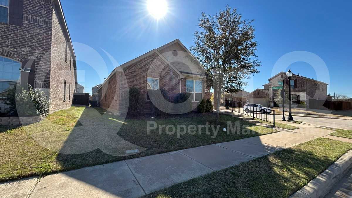1235 Acmite Ave - Photo 3 of 19