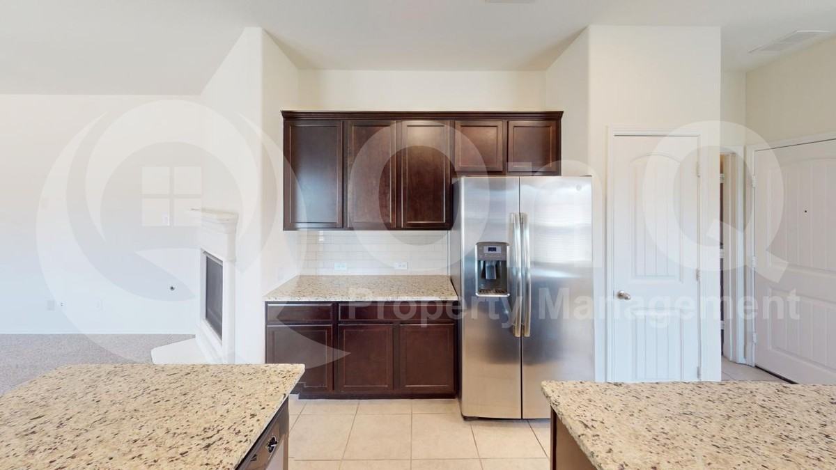 1235 Acmite Ave - Photo 4 of 19